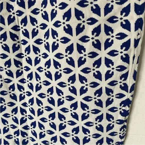 XL Brixon Ivy Blue and White Printed Fitted Pencil Skirt - Picture 2 of 3